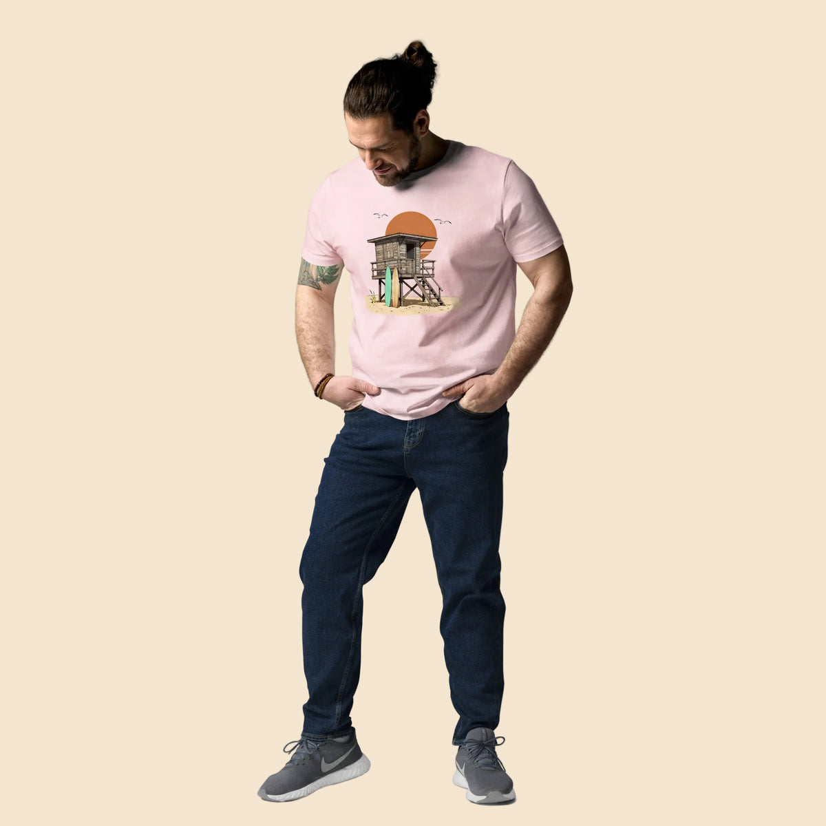 Hombre con camiseta de algodón sostenible colección California Vintage
