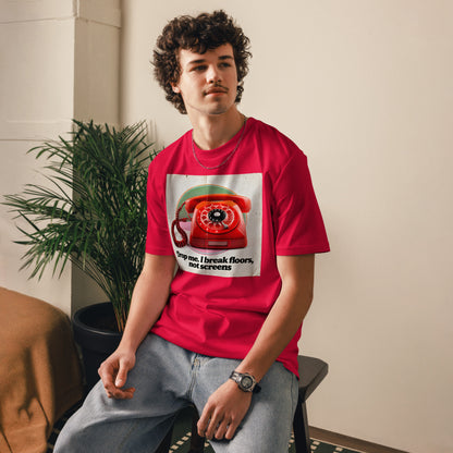 Look casual de corte unisex con camiseta roja estampada Melian Vintage
